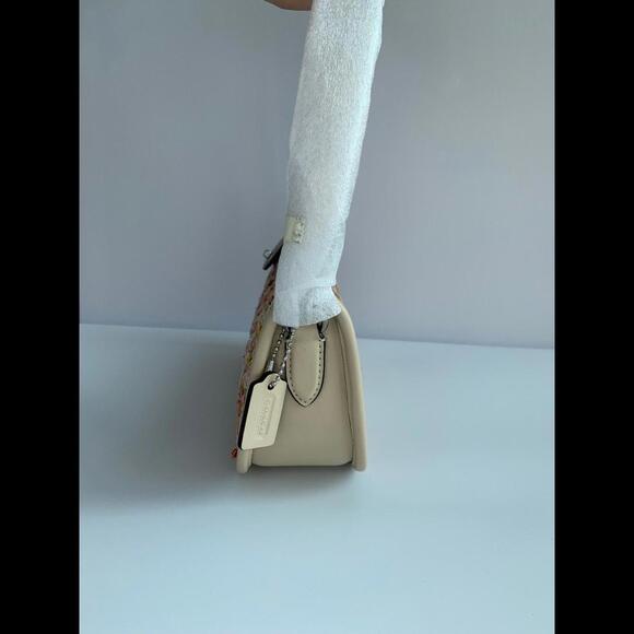 Coach Swinger 20 In Tweed LH/NEUTRAL NWOT - Picture 2 of 8